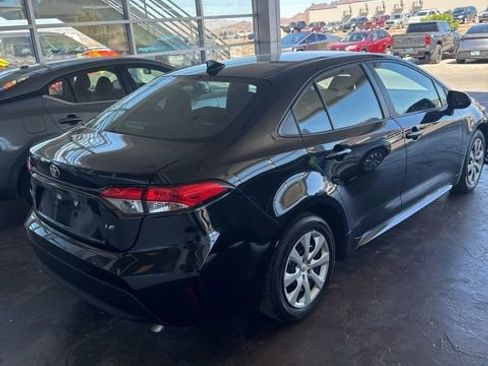 Used 2024 Toyota Corolla LE image 3