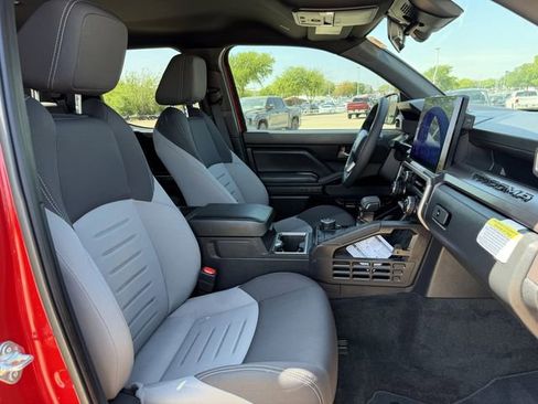 Used 2025 Toyota Tacoma TRD Off-Road image 28