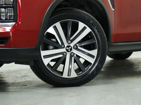 Used 2023 Mitsubishi Outlander Sport SE AWD/4WD image 3