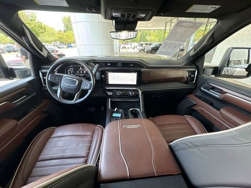 Certified 2025 GMC Sierra 2500 Denali Ultimate AWD/4WD image 21