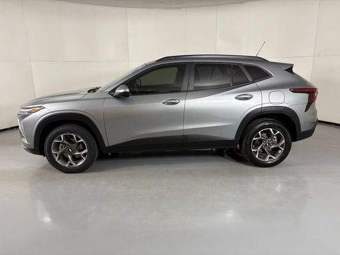 Used 2024 Chevrolet Trax LT image 6