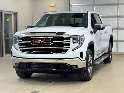 New 2026 GMC Sierra 1500 SLT w/ SLT Premium Package image 3