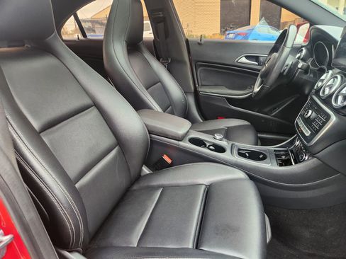 Used 2019 Mercedes-Benz CLA 250 image 13