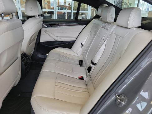 Used 2022 BMW 530i xDrive w/ Convenience Package image 16