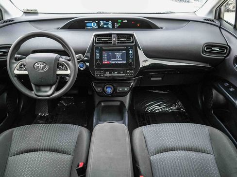Used 2016 Toyota Prius Two w/ Preferred Accessory Package FWD image 12