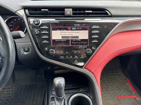 Used 2019 Toyota Camry XSE image 27