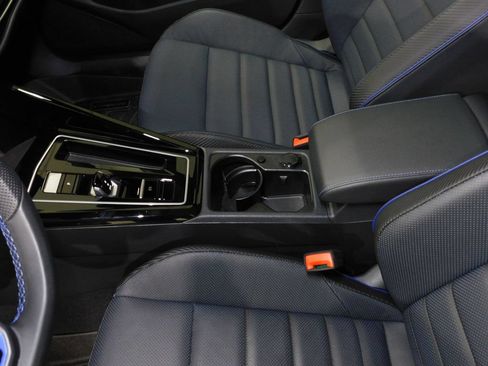 Used 2026 Volkswagen Golf AWD/4WD image 31