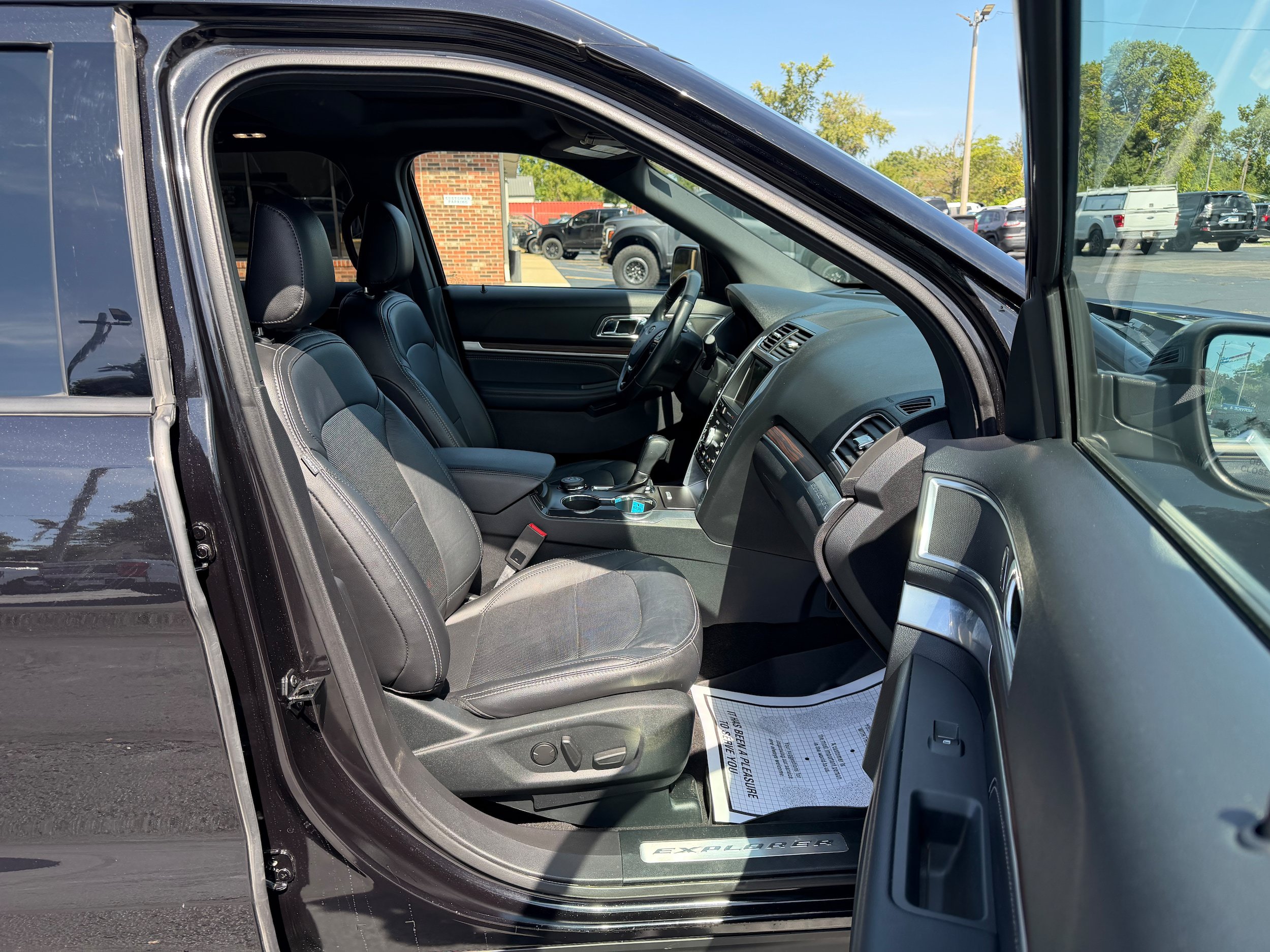 Used 2019 Ford Explorer Limited AWD/4WD image 17