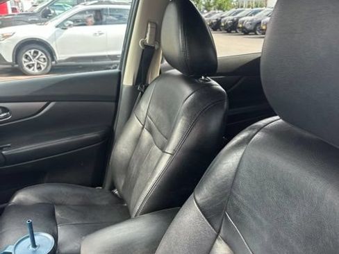 Used 2015 Nissan Rogue SV FWD image 5
