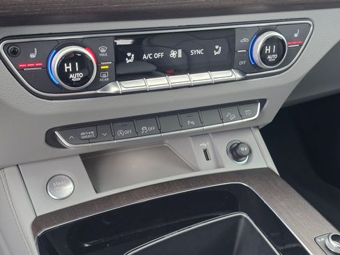 Certified 2025 Audi Q5 2.0T Premium Plus w/ Premium Plus Package image 16