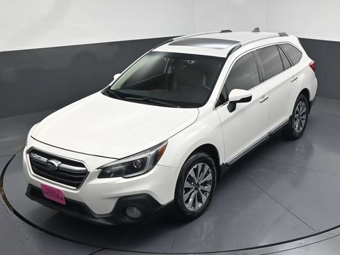 Used 2019 Subaru Outback 2.5i Touring AWD/4WD image 16