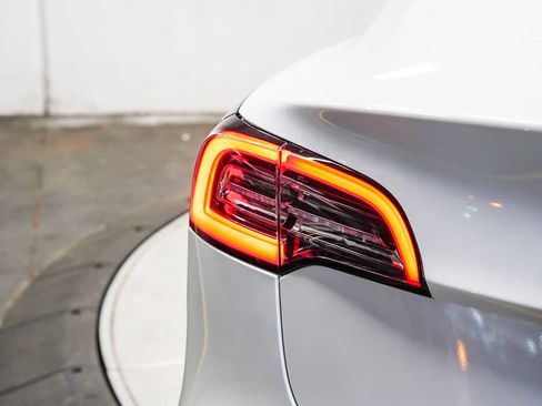 Used 2023 Tesla Model 3 Standard Range RWD image 11
