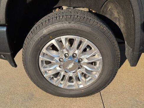 Used 2020 Chevrolet Silverado 2500 High Country w/ Z71 Off-Road Package image 3