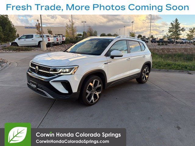 Used 2022 Volkswagen Taos SEL AWD/4WD image 3