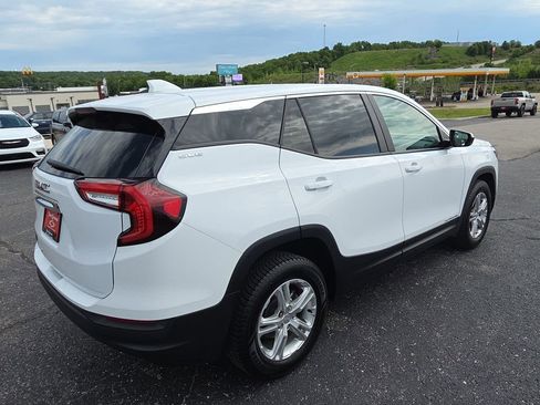 Used 2023 GMC Terrain SLE FWD image 8