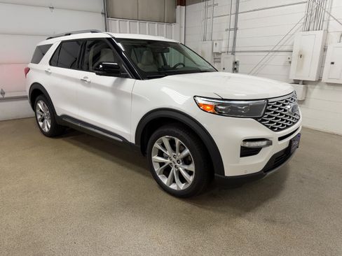 Used 2021 Ford Explorer Platinum w/ Equipment Group 601A AWD/4WD image 4