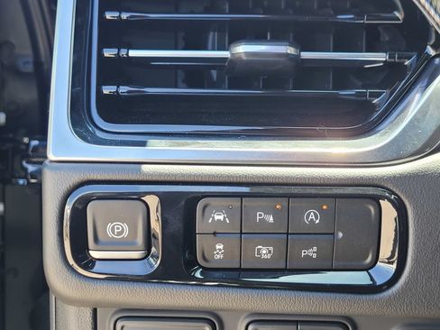 New 2026 GMC Yukon XL Elevation w/ Elevation Premium Package RWD image 24
