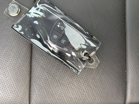 Used 2023 Chevrolet Tahoe High Country w/ Advanced Technology Package image 38