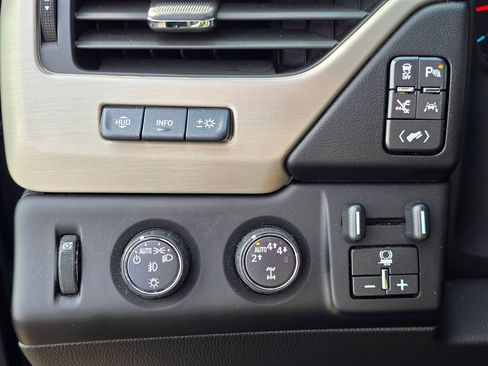 Used 2019 GMC Yukon Denali w/ Denali Ultimate Package image 68