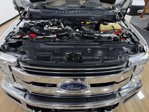 Used 2018 Ford F250 Lariat w/ Lariat Ultimate Package AWD/4WD image 11
