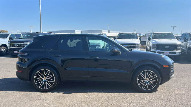 Used 2024 Porsche Cayenne AWD/4WD image 2
