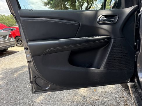 Used 2015 Dodge Journey Crossroad w/ Flexible Seating Group FWD image 31
