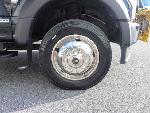 Used 2022 Ford F550 4x4 Regular Cab Super Duty w/ Power Equipment Group image 30