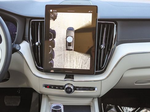 New 2026 Volvo XC60 T8 Ultra w/ Protection Package Premier image 15