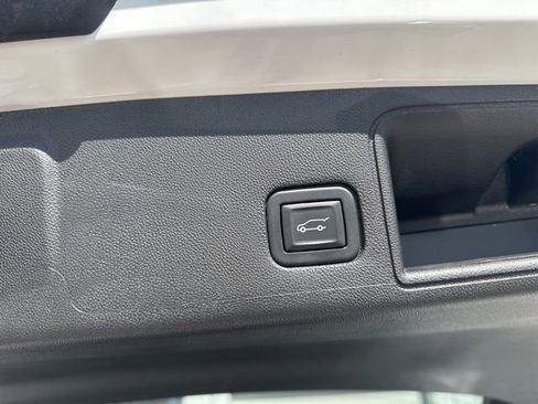 Used 2022 GMC Terrain AT4 w/ Infotainment Package II image 61