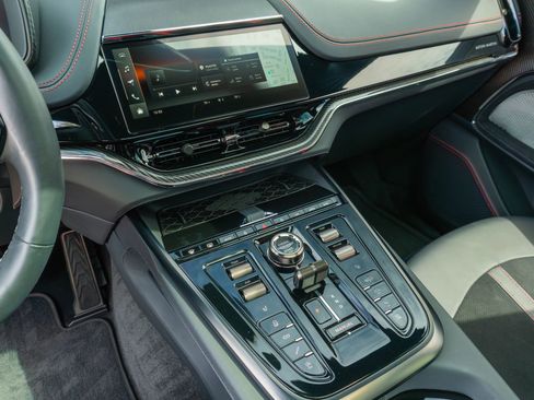 Used 2025 Aston Martin DBX 707 AWD/4WD image 16