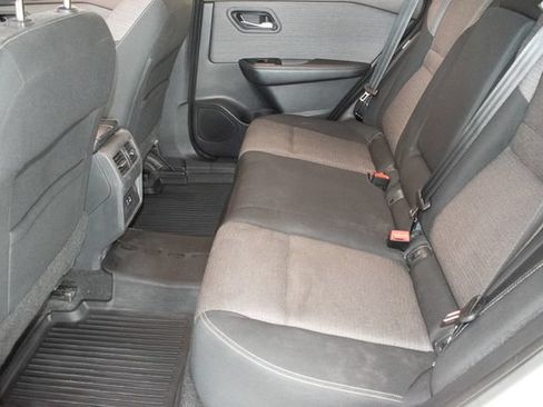 Used 2021 Nissan Rogue SV AWD/4WD image 16