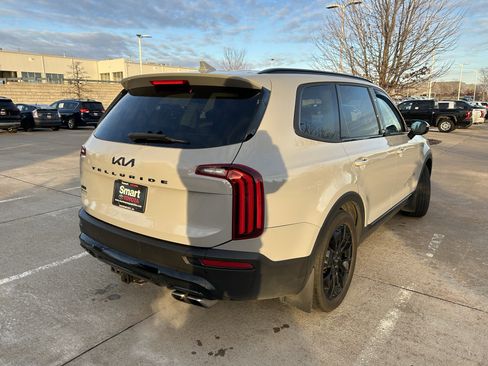 Used 2022 Kia Telluride SX w/ Nightfall Edition Package image 6