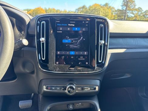 Certified 2023 Volvo C40 P8 Recharge Plus image 22