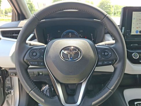 Used 2026 Toyota Corolla SE FWD image 17
