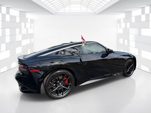 Certified 2025 Nissan Z Performance w/ Floor Mat Package RWD image 7