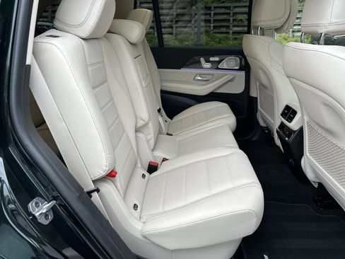 Certified 2025 Mercedes-Benz GLS 580 4MATIC image 48