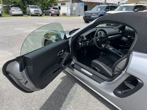 Used 2025 Porsche 718 Boxster GTS RWD image 11