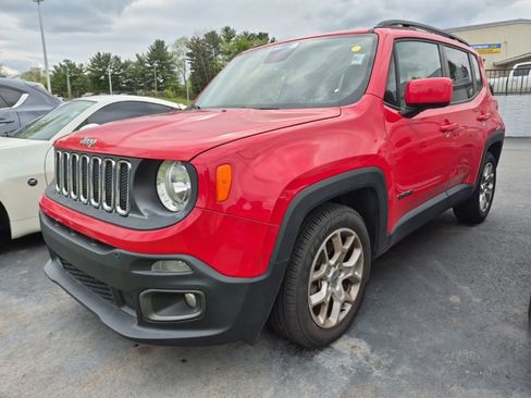 Used 2017 Jeep Renegade Latitude w/ Popular Equipment Group FWD image 2