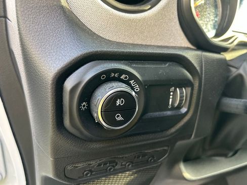 Used 2024 Jeep Gladiator Sport AWD/4WD image 11