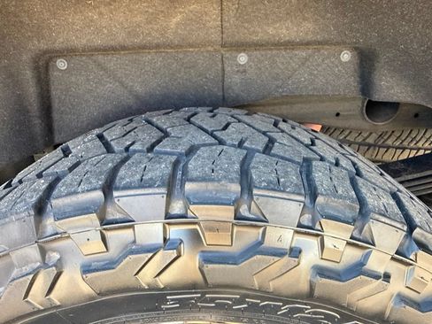 Used 2021 GMC Sierra 2500 AT4 w/ AT4 Premium Plus Package AWD/4WD image 43