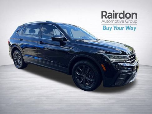 Used 2024 Volkswagen Tiguan SE FWD image 1