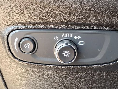 Used 2021 Chevrolet Equinox LS w/ LS Convenience Package FWD image 21
