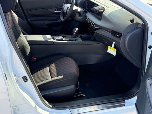 New 2026 Nissan Sentra SR w/ Floor Mat Package FWD image 25
