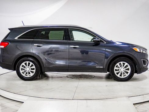 Used 2017 Kia Sorento AWD image 12