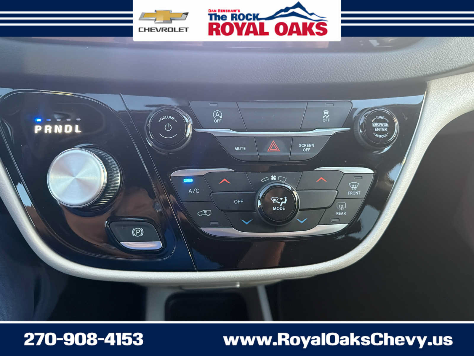 Used 2023 Chrysler Voyager LX FWD image 43