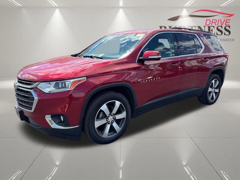 Used 2019 Chevrolet Traverse LT w/ LT Premium Package AWD/4WD image 4