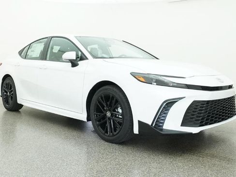 Used 2026 Toyota Camry SE FWD image 53