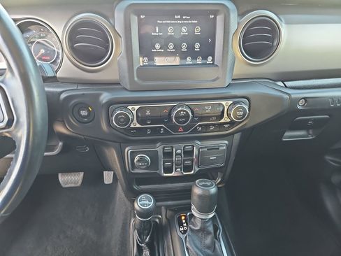 Used 2021 Jeep Wrangler Unlimited Sport image 22