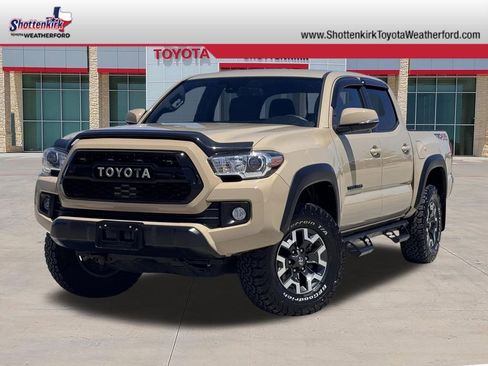 Used 2019 Toyota Tacoma TRD Off-Road AWD/4WD image 1