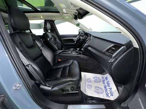 Used 2020 Volvo XC90 T6 Momentum w/ Protection Package Premier AWD/4WD image 32